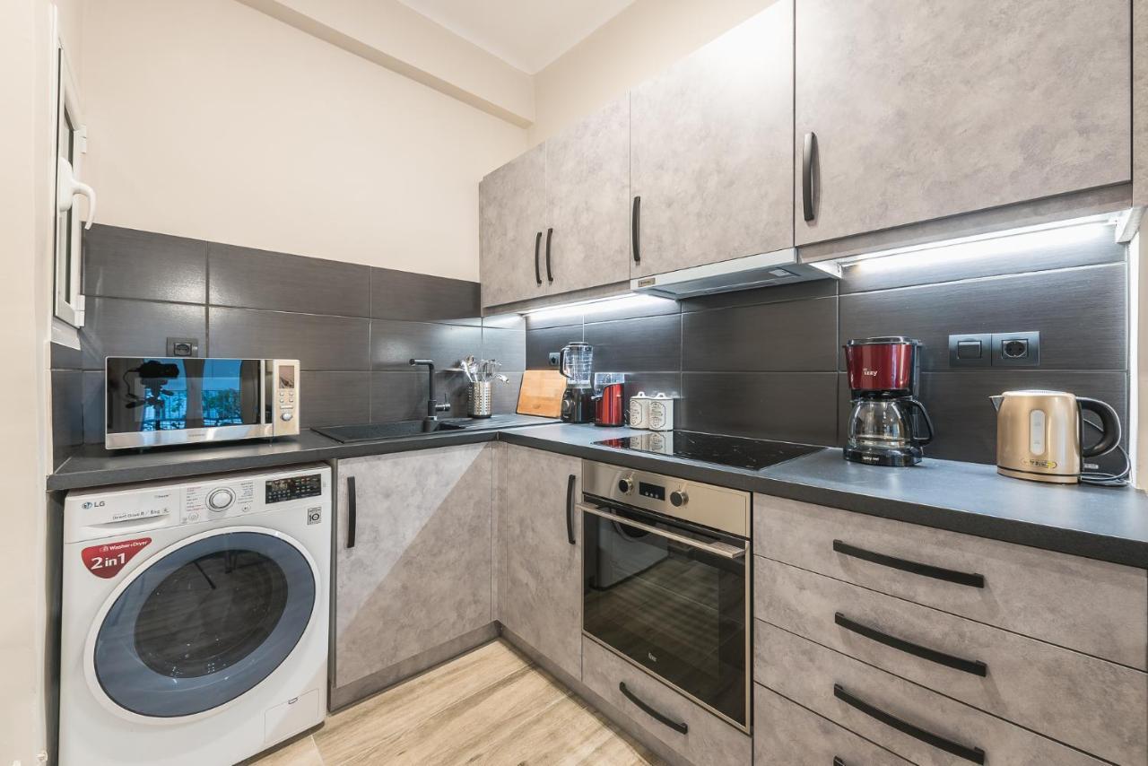 Modern Apartment Downtown Atina Dış mekan fotoğraf